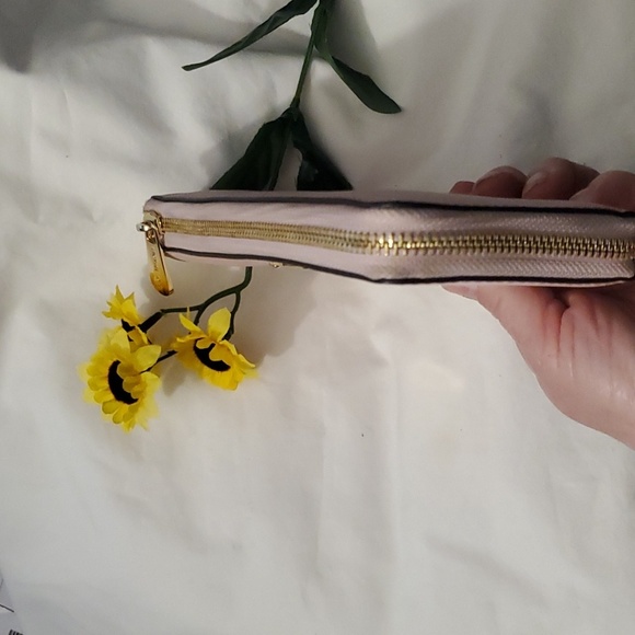 MICHAEL KORS WALLET - Picture 16 of 16